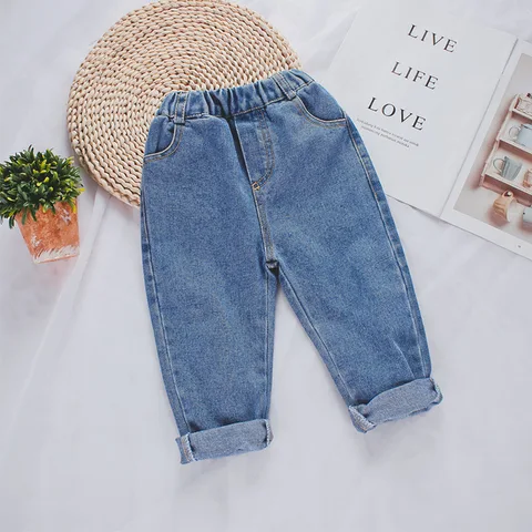 Осенние модные Универсальные джинсы для мальчиков и девочек, детские повседневные джинсовые брюки в Корейском стиле 2 вида цветов, От 1 до 5 лет