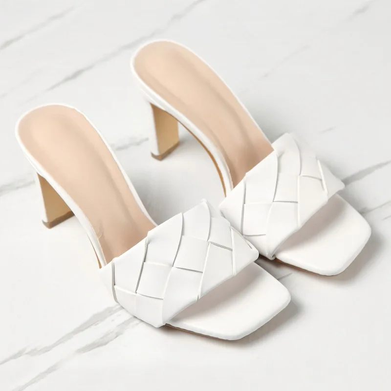 Нoвый дизaйн лeтняя ткань квадратный носок на высоком каблуке хорошего качества, тапки из кожи пу в стиле «Гладиатор» пляжные женские сандалии без задника с открытыми пальцами;