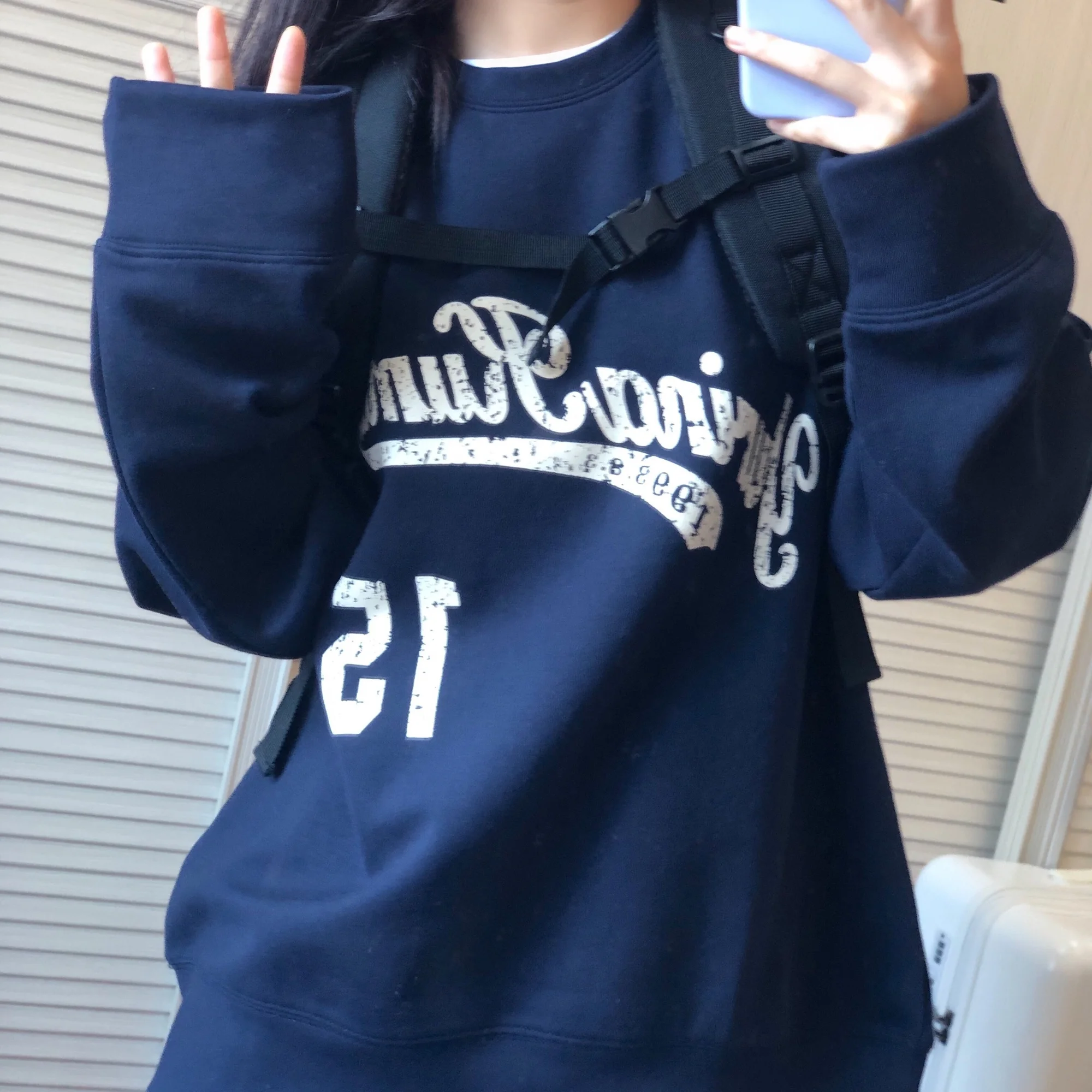 

Корейский темно-синий свободный флисовый пуловер с длинным рукавом универсальные Стрейчевые брюки с акулой белая футболка с длинным рукав...