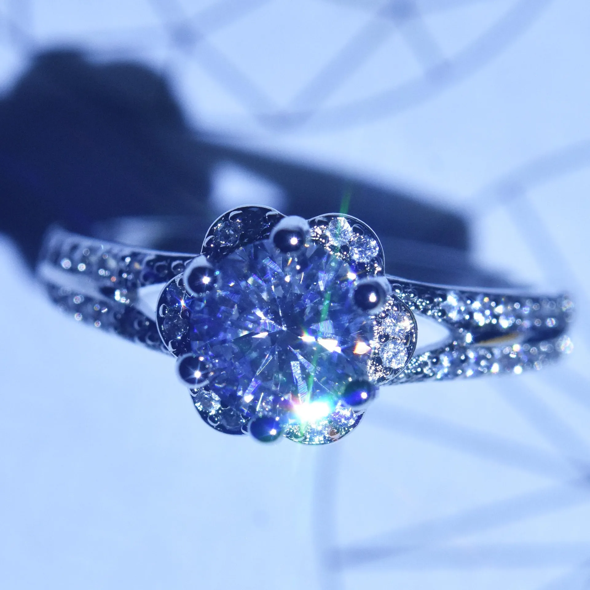 

Luxury Crystal Stone Zircon Diamond Ring for Women Wedding Ring White Gold Color Geometric Adjustable Ring Birthday Jewelry Gift