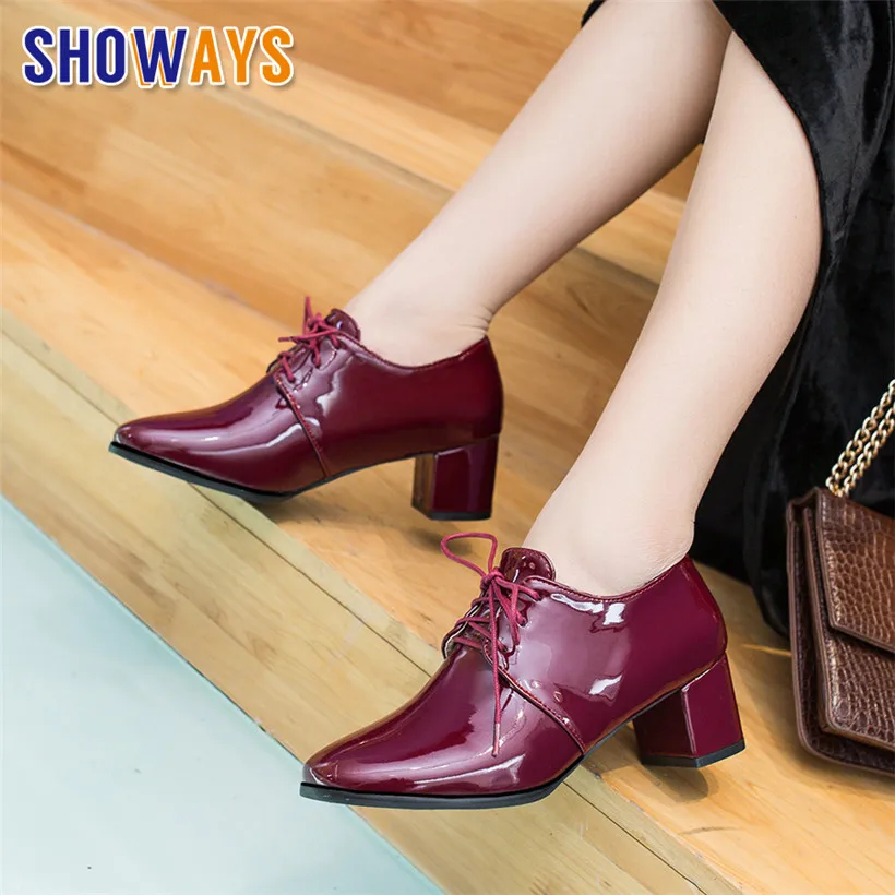 Женские туфли Дерби в британском стиле Цвет красный черный Лакированная кожа