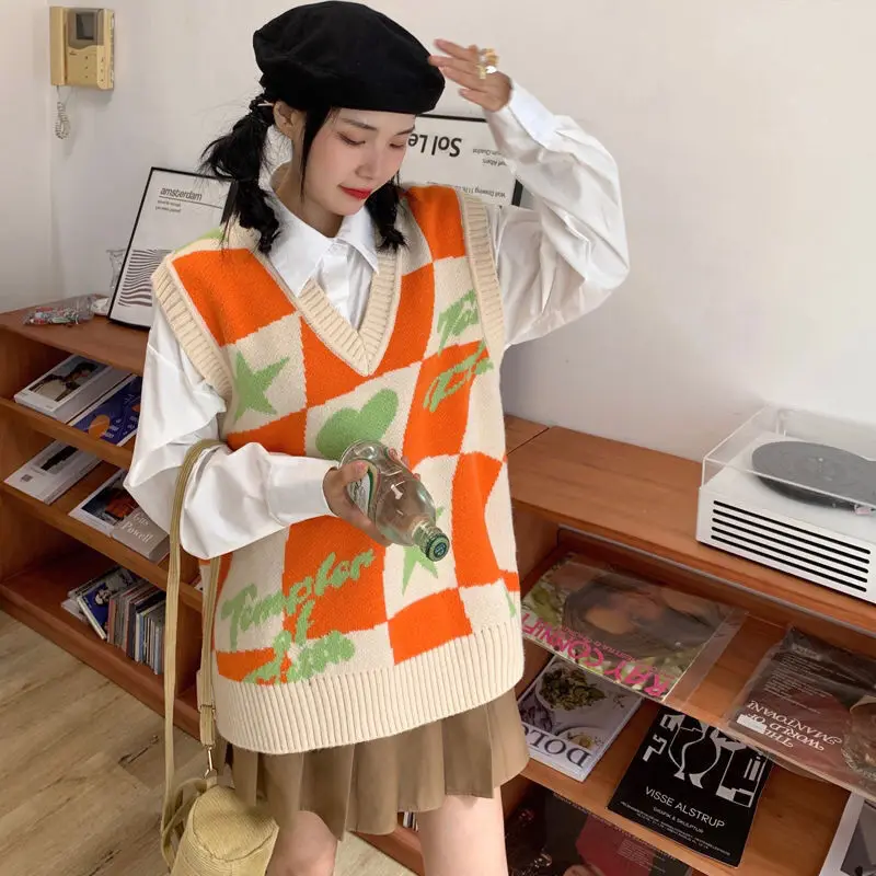 Вязаный жилет в клетку с V-образным вырезом |