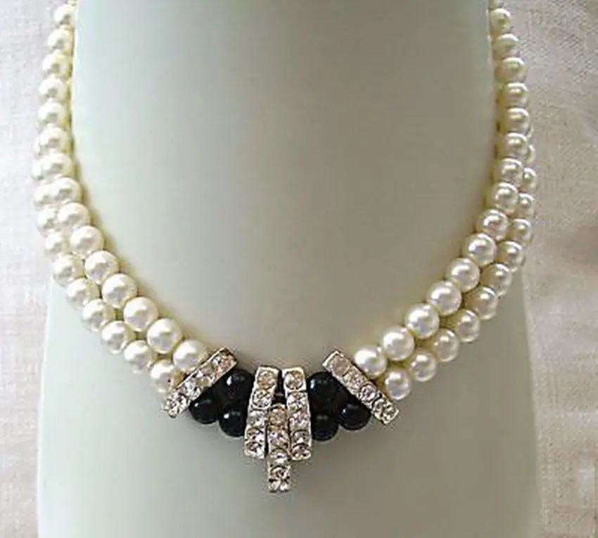 

Hot sale strand 8-9mm White Pearl & black stone Necklace 18"