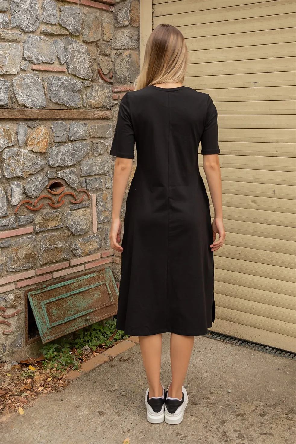 

Short Sleeve Slit Dress-BLACK