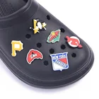 Подвески в виде обуви для колледжа, 1 шт., аксессуары для обуви Croc JIBZ, декоративные застежки, Браслеты Шарм из ПВХ