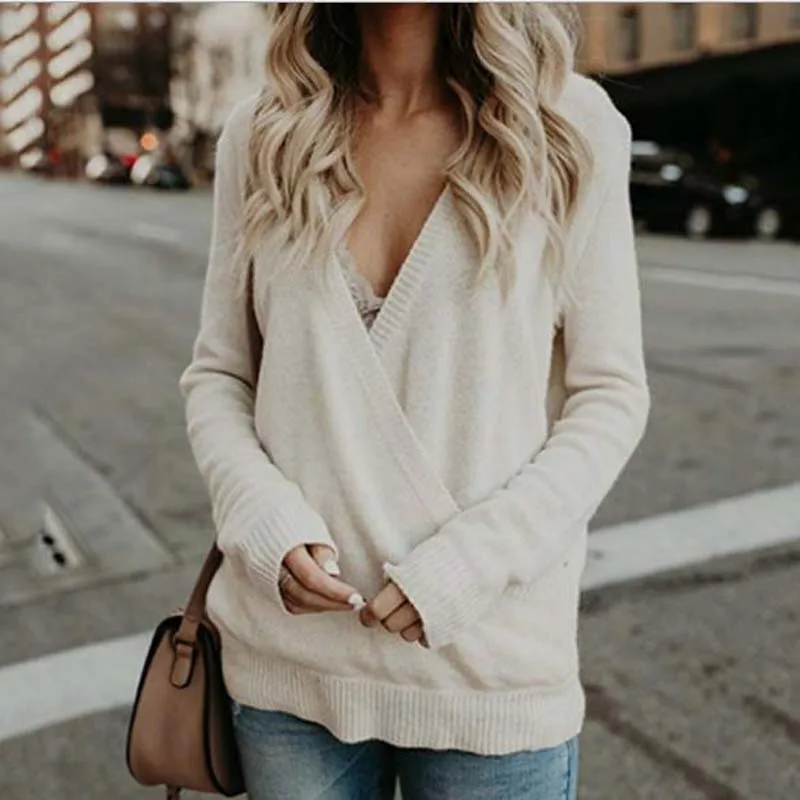 Женский свободный вязаный свитер с глубоким v-образным вырезом зимний размера