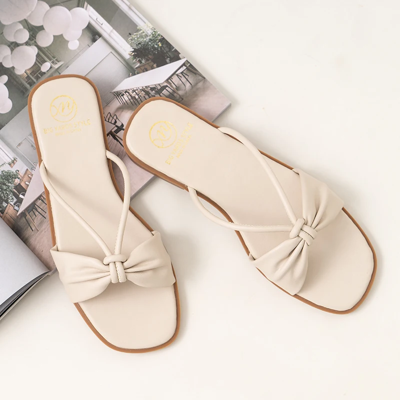 

Summer 2020 versatile simple wear women's slippers flat bottom sandals Comfortable and breathable women's shoes antiskid