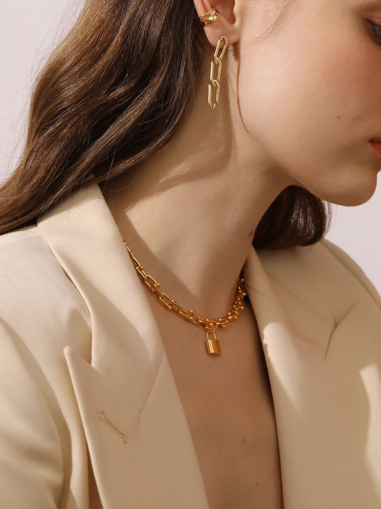 

INS niche design light luxury simple clavicle chain short chain lock pendant necklace tide net red new