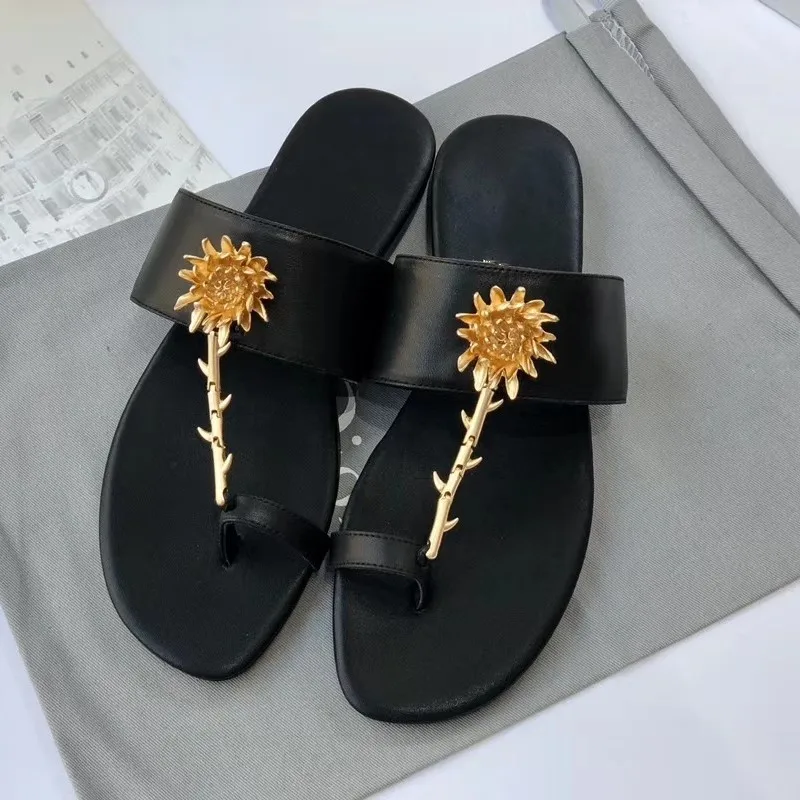 

ollymurs Mental Flower Decor Women Slippers Genuine Leather Flip Flops Ladies Outdoor Flat Slides Designer Woman Shoe