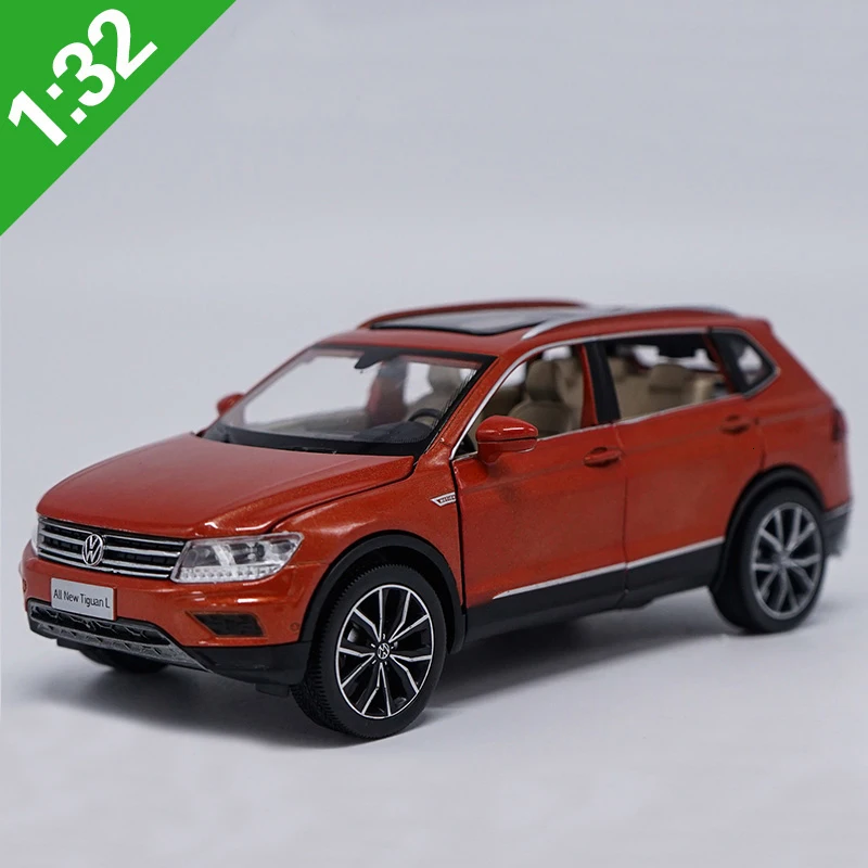 Высокая симуляция 1/32 масштаб Tiguan L легированная модель автомобиля Muaical мигающая