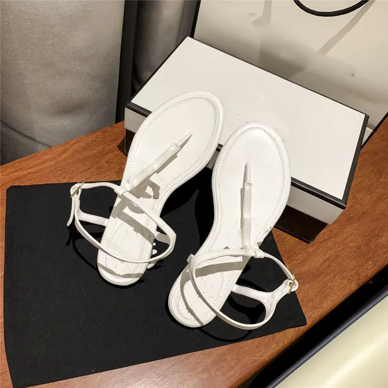 

2021 summer jelly shoes sandals with rivets pink bright patent leather comfortable non slip design