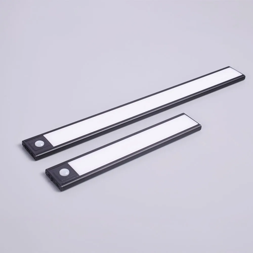 Светодиодный светильник с пассивным инфракрасным датчиком движения для нижнего