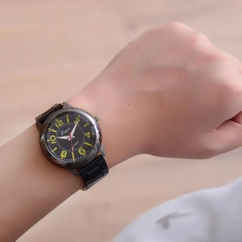 Модные женские наручные часы со стальным ремешком с арабскими цифрами