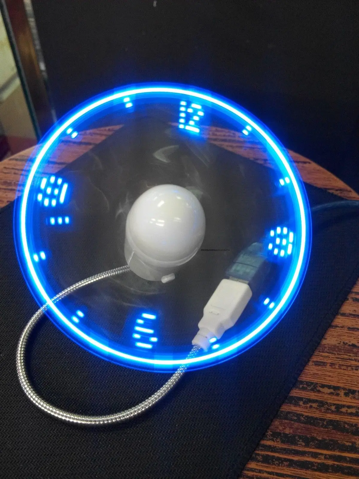 

Blue Durable Adjustable USB Gadget Mini Flexible LED Light USB Fan Time Clock Desktop Clock Cool Gadget Time Display