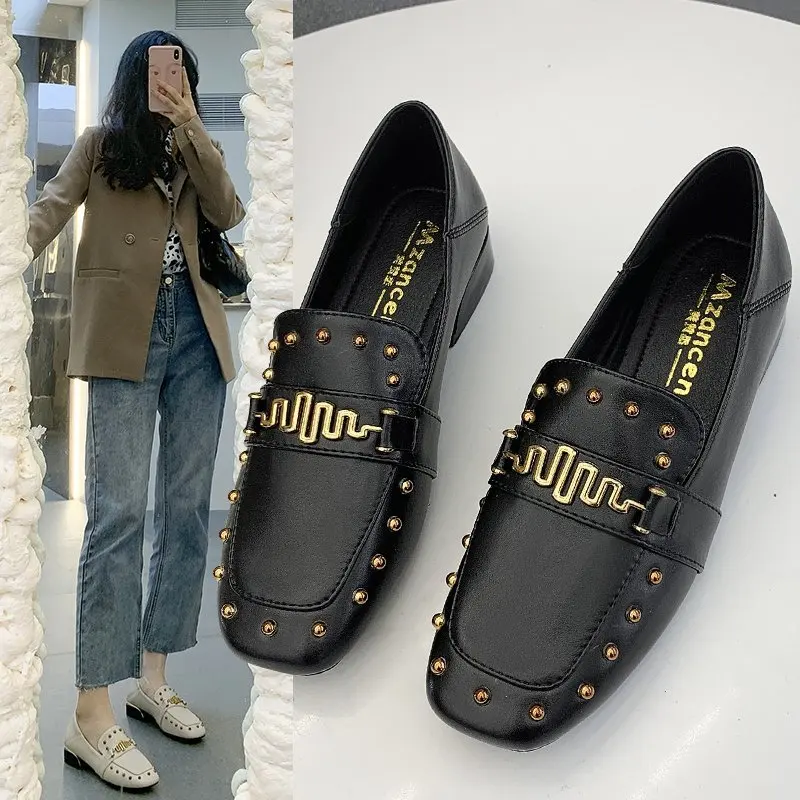 

Korean Style Rivet Women Shoes Metal Low-heel Loafers Soft Leather Casual Pumps Fashion Sexy Boat Shoes New Women Barefoot Shoes