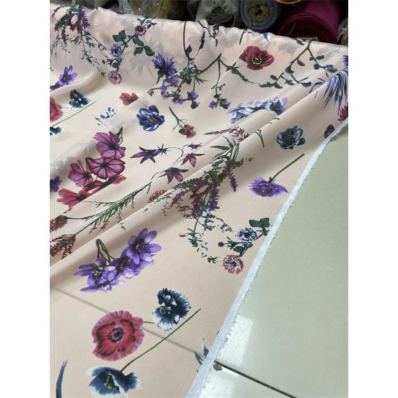

New Fashion Meat Pink Bottom Printed Silk Crepe De Chine Fabric 100% Mulberry Silk Shirt Dress Clothing Fabric Charms Challie