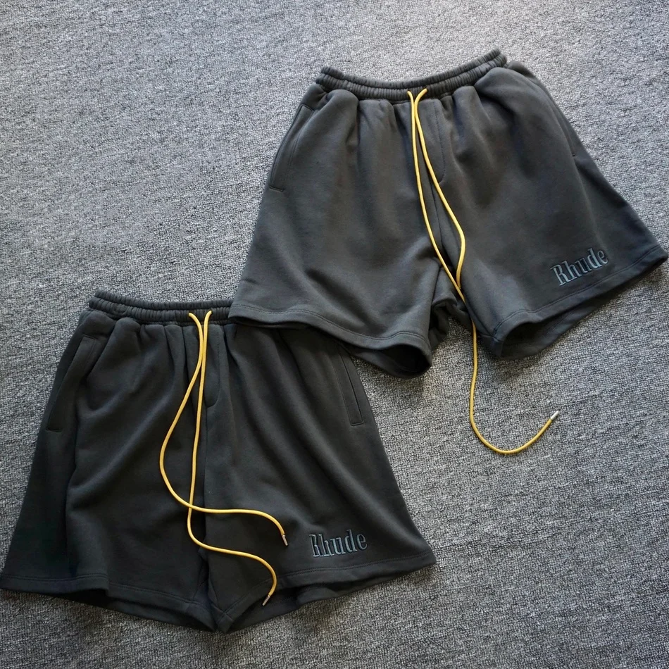 

Dark Grey RHUDE Embroidery Logo Shorts Men Women 1:1 High Quality Vintage Rhude Shorts Thick Fabric High Street Solid Breeches