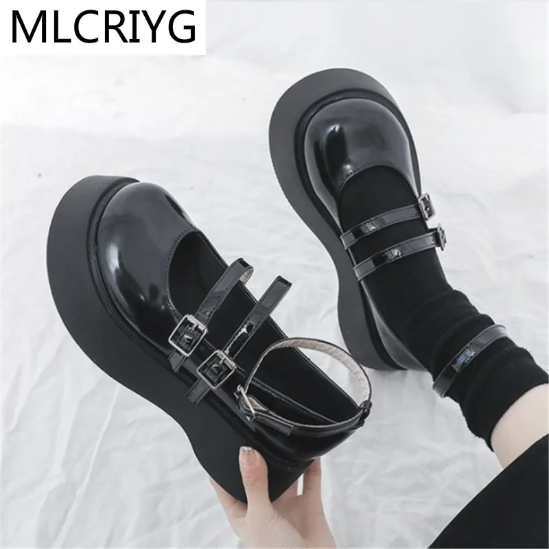 

Новинка 2021 года; Сезон весна; Модная женская обувь на плоской подошве в винтажном стиле с пряжкой; Повседневная Удобная женская обувь из иск...