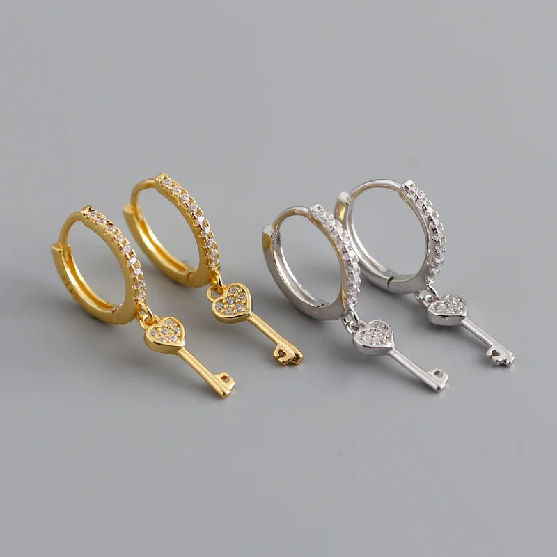 

Серьги-кольца женские из серебра 925 пробы с цирконом