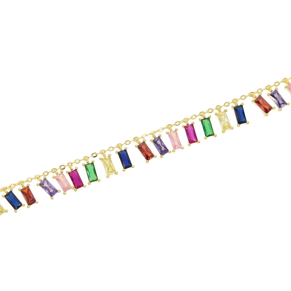Массивное разноцветное колье чокер с разноцветными геометрическими фигурами и