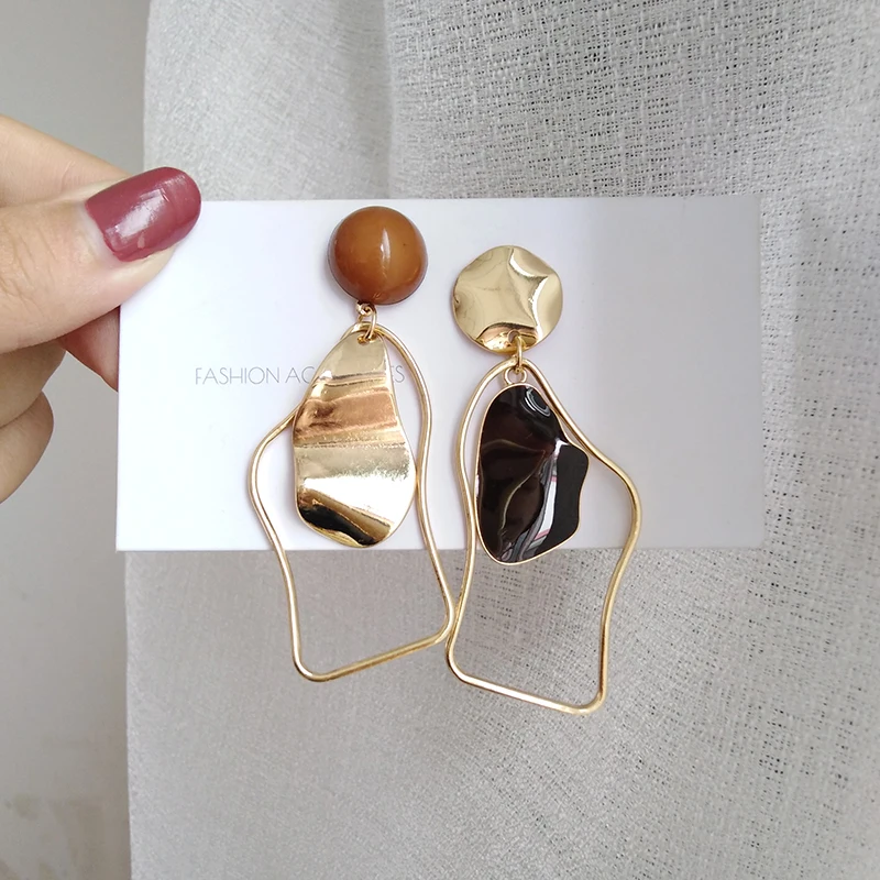 S925 иглы Асимметричный Длинные висячие серьги красный шарик черной эмалью в виде