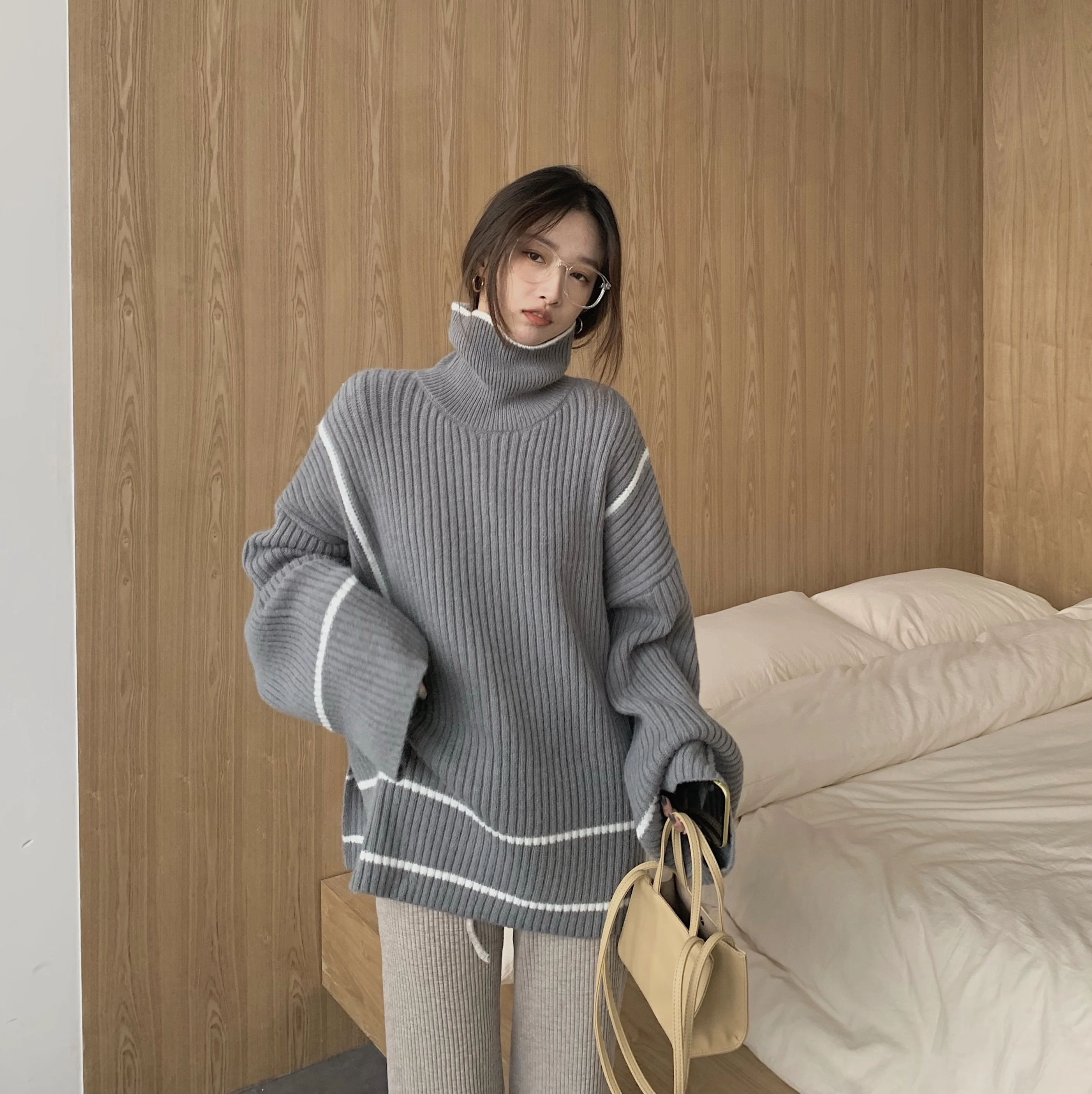 

Turtleneck Sweater Loose Casual Contrast Color Flared Sleeve Thick Knitwear Pullover Sweaters Women Clothing Spring 2021