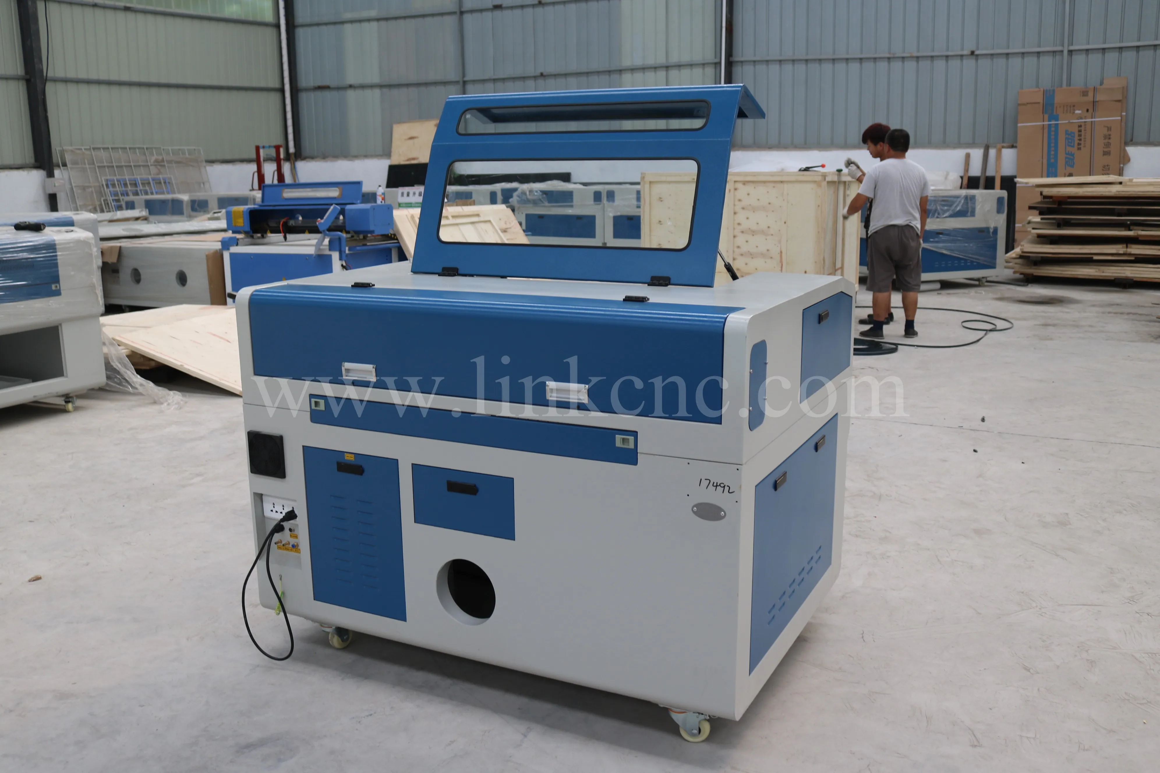 Низкая цена пластиковый станок для лазерной резки и лазерный 9060 с