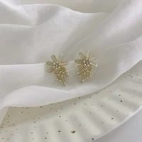 2021 new korean fashion sweet flowers earrings joker fine pearl women classic push back stud earrings