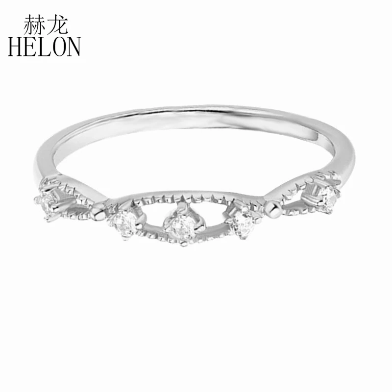 Женское кольцо из белого золота с муассанитом и бриллиантом