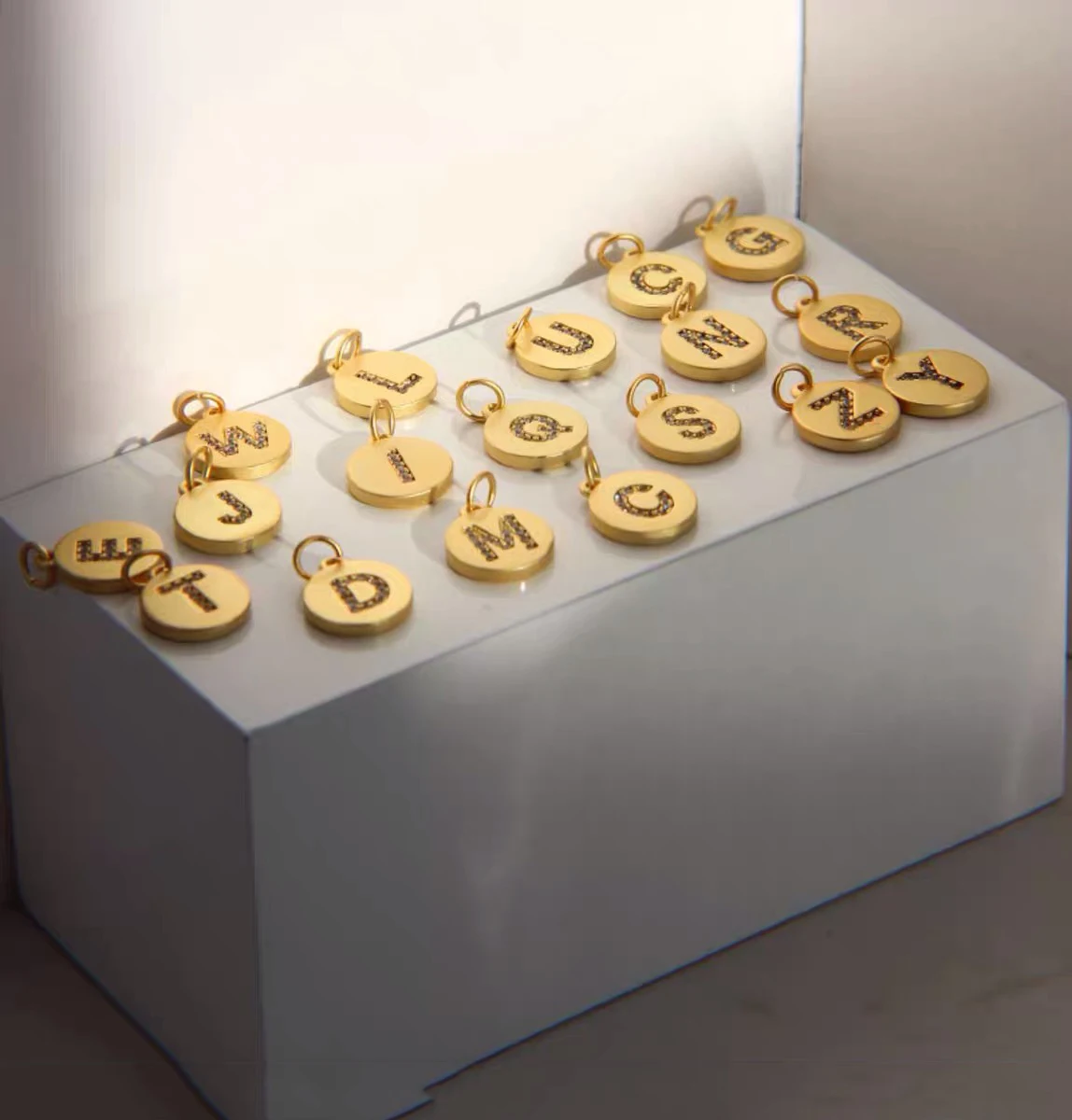 Шармы для изготовления ювелирных изделий изящные аксессуары в виде букв сделай