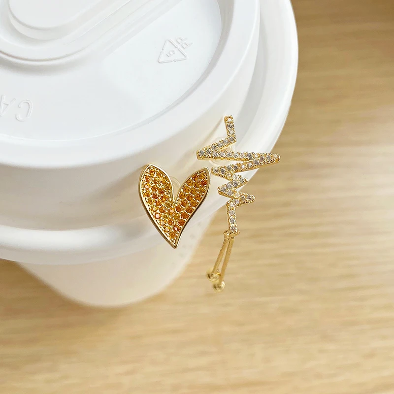 

2021 New Arrive Popular Design 14K Real Gold Asymmetric Heart Earrings for Women Charm Jewelry Zirconia Stud S925 Silver Needle