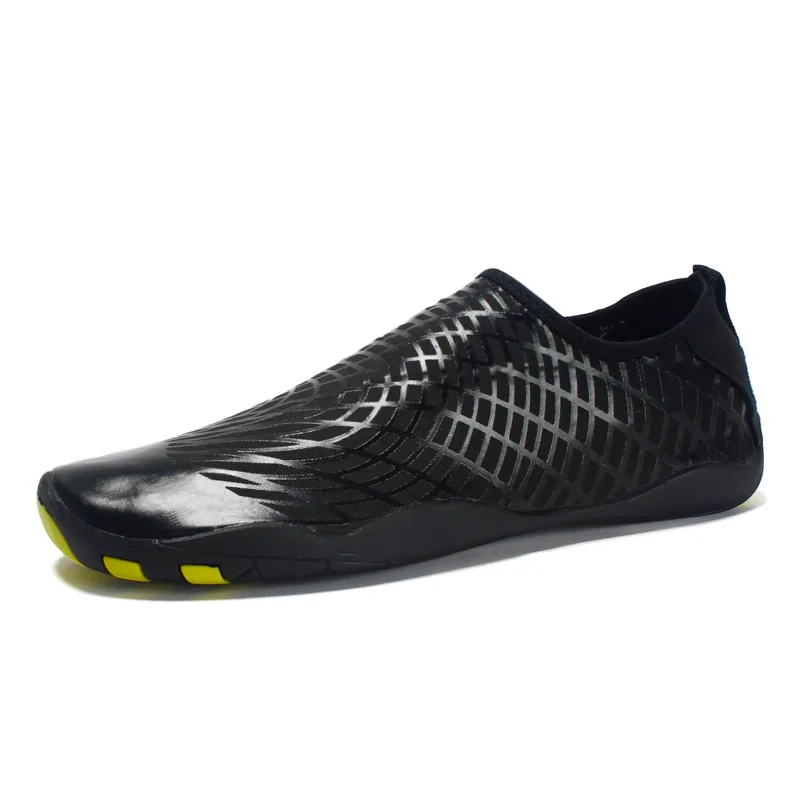 

Summer Water Shoes Men Sneakers Swimming Shoes Male Breathable Aqua Shoes Beach Sports Sneakers Light Athletic Footwear