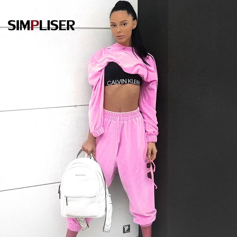 Женский спортивный костюм из двух предметов фиолетовый или розовый укороченный