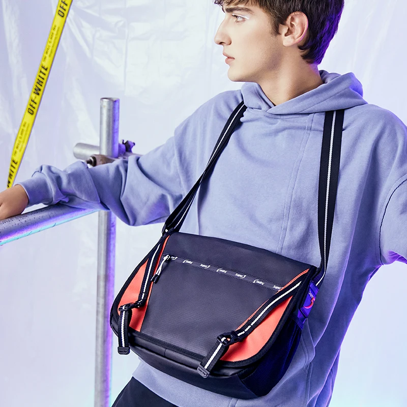 

New 2021 men's one-shoulder patchwork messenger bag large-capacity water-repellent trend product anti-theft crossbody bag