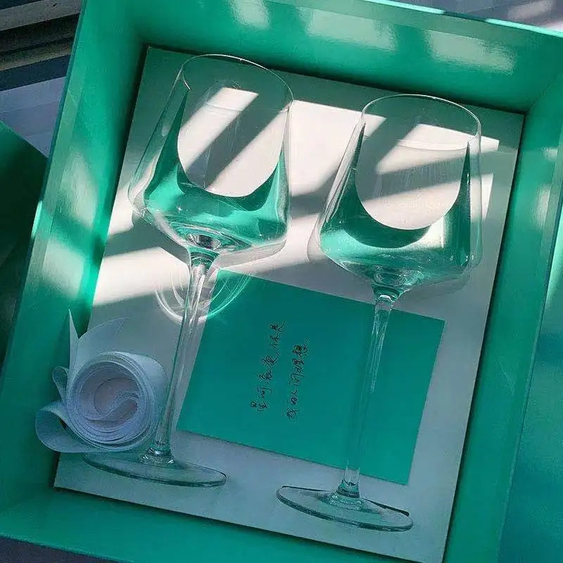 

2PCS/Practical and Romantic Birthday Gift Crystal Wine Glasses and Goblets