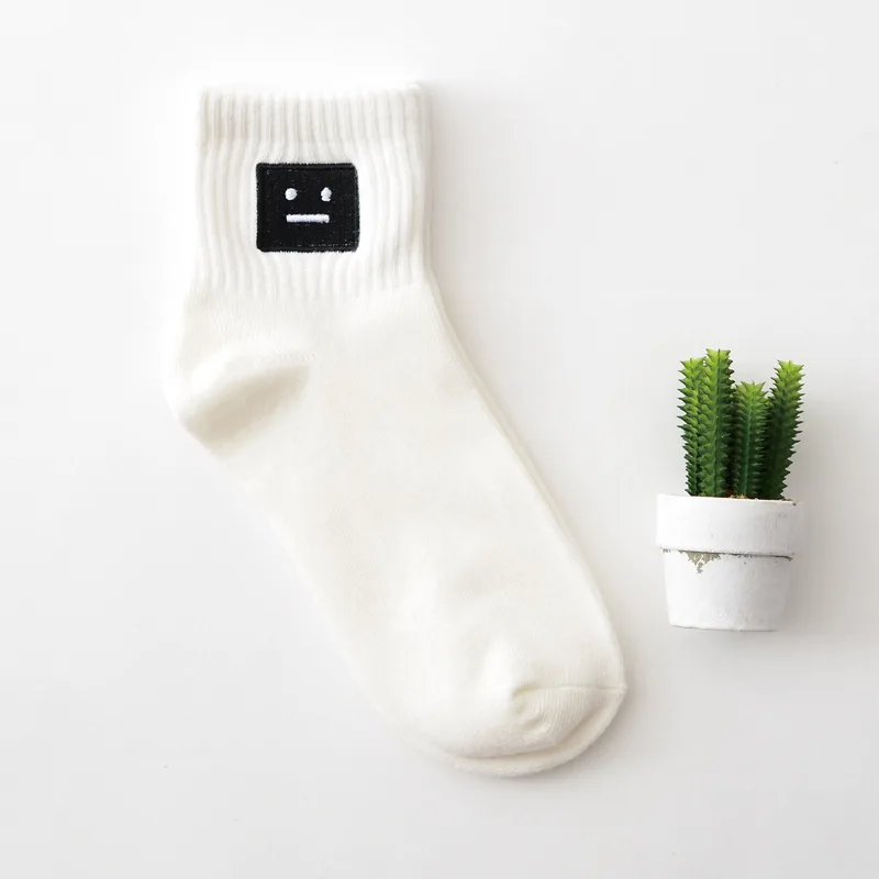 White Square face Новые хлопковые носки с вышивкой Kwakii, корейские белые забавные носки с героями мультфильмов, сезон лето-весна, мягкие дышащие носки, Прямая - Цвет: White Square face