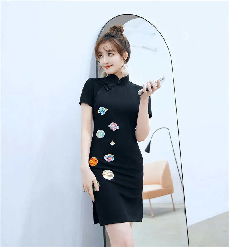

Print Novelty Young Girl Cheongsam Vestidso Elegant Mandarin Collar Summer New Qipao Sexy Split Short Sleeve Black Dress