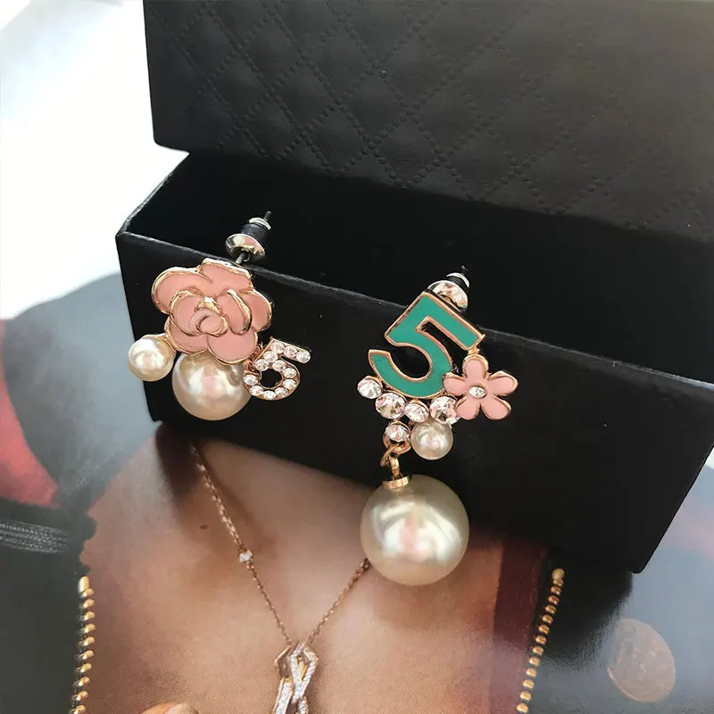 Женские длинные серьги кисточки стразы с большим жемчугом и цифрой 5 в