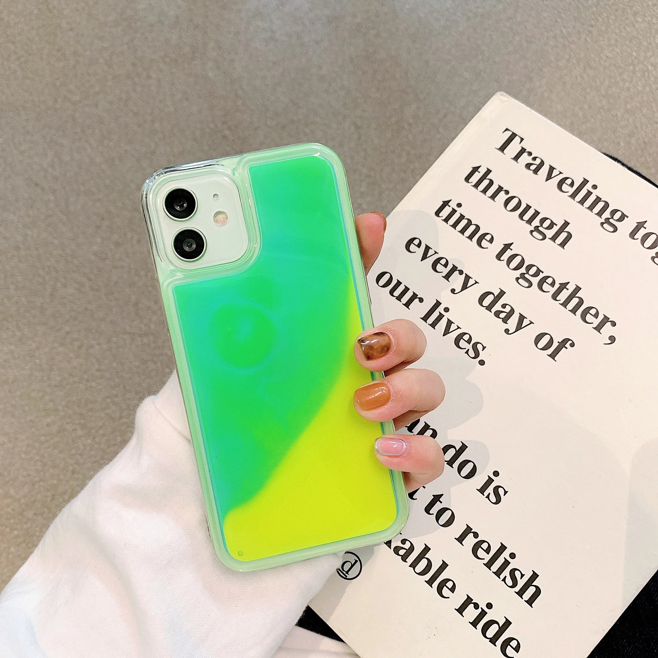 

Neon Liquid Quicksand Luminous For IPhone 11 12 Pro Max XR 7 8 Plus Waterfall Glitter Bling Silicone Cover For IPhone X XS Cases