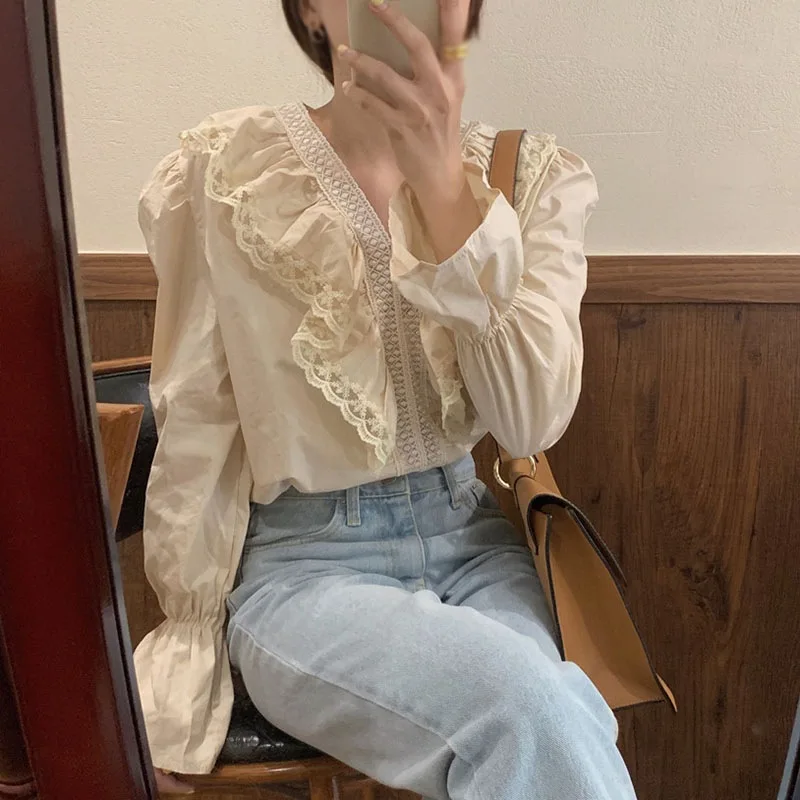 

Temperament Lace Stitching Long Sleeve Chiffon Shirt Small Fresh Design White Shirt Tops V Neck Puff Sleeve Women Shirt Hot