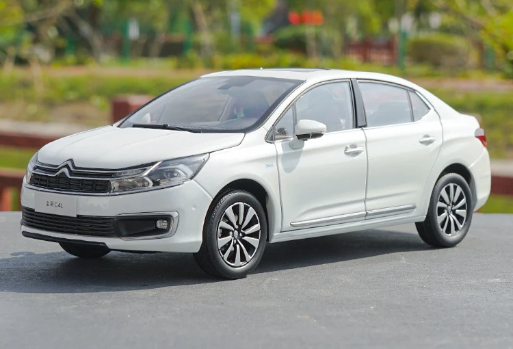 Новинка 1:18 Dongfeng Citroen C4L литая под давлением Модель автомобиля игрушки для детей рождественские подарки коллекция