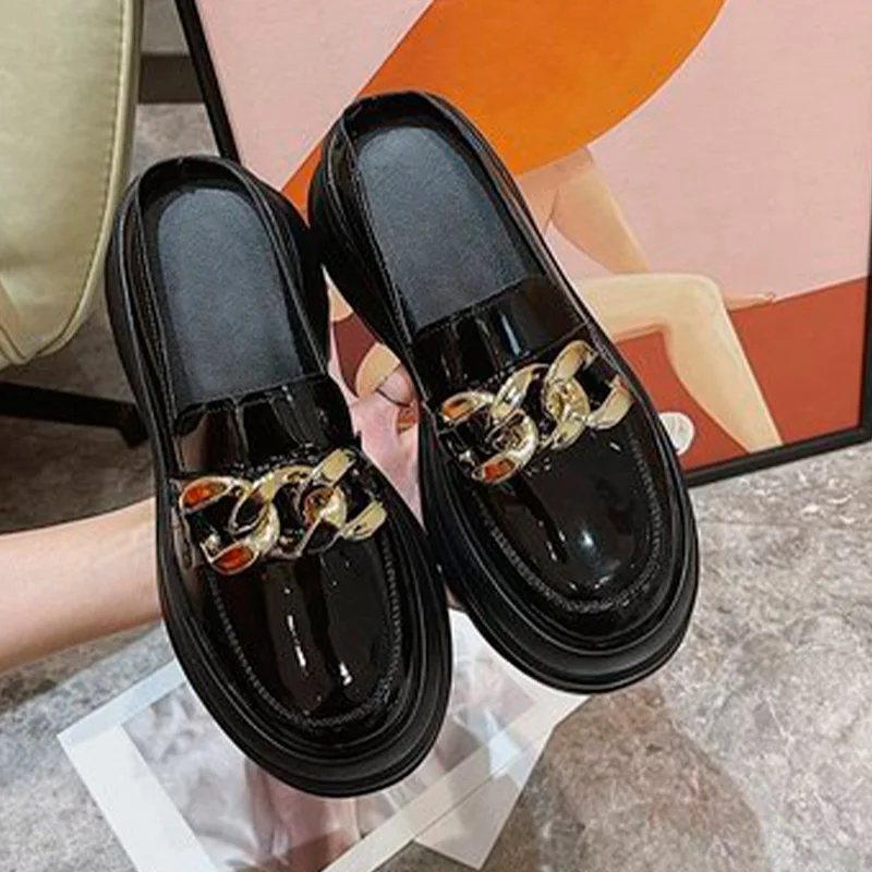 

2021 Women's Sandals Thcik Bottom Woman Mules Ladies Half Slippers Summer Metal Chain Pu Leather Casual Shoes Comfortable New