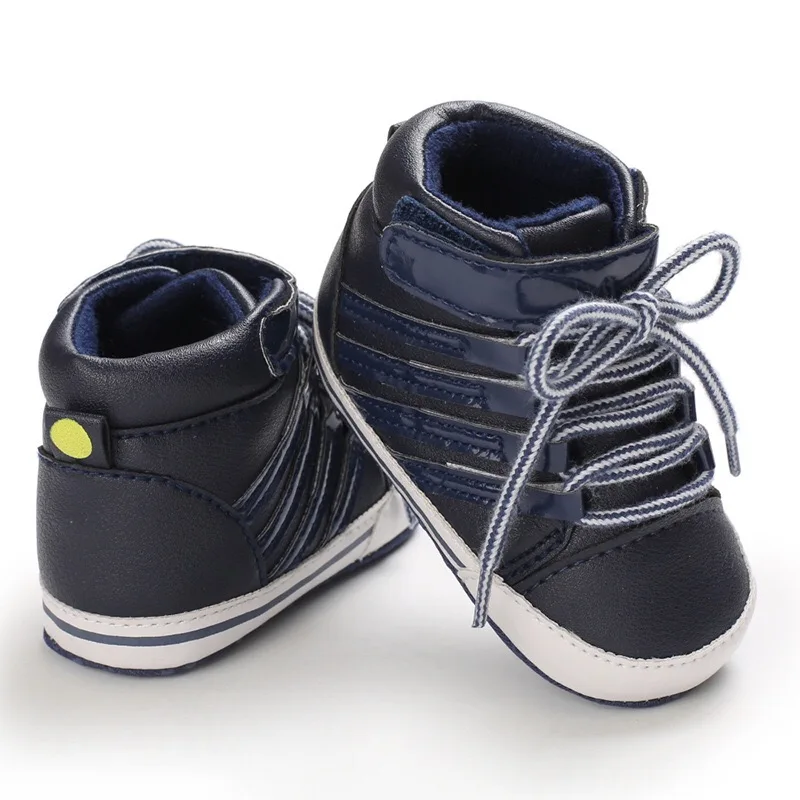 Кожаные кроссовки для мальчиков и девочек на мягкой подошве
