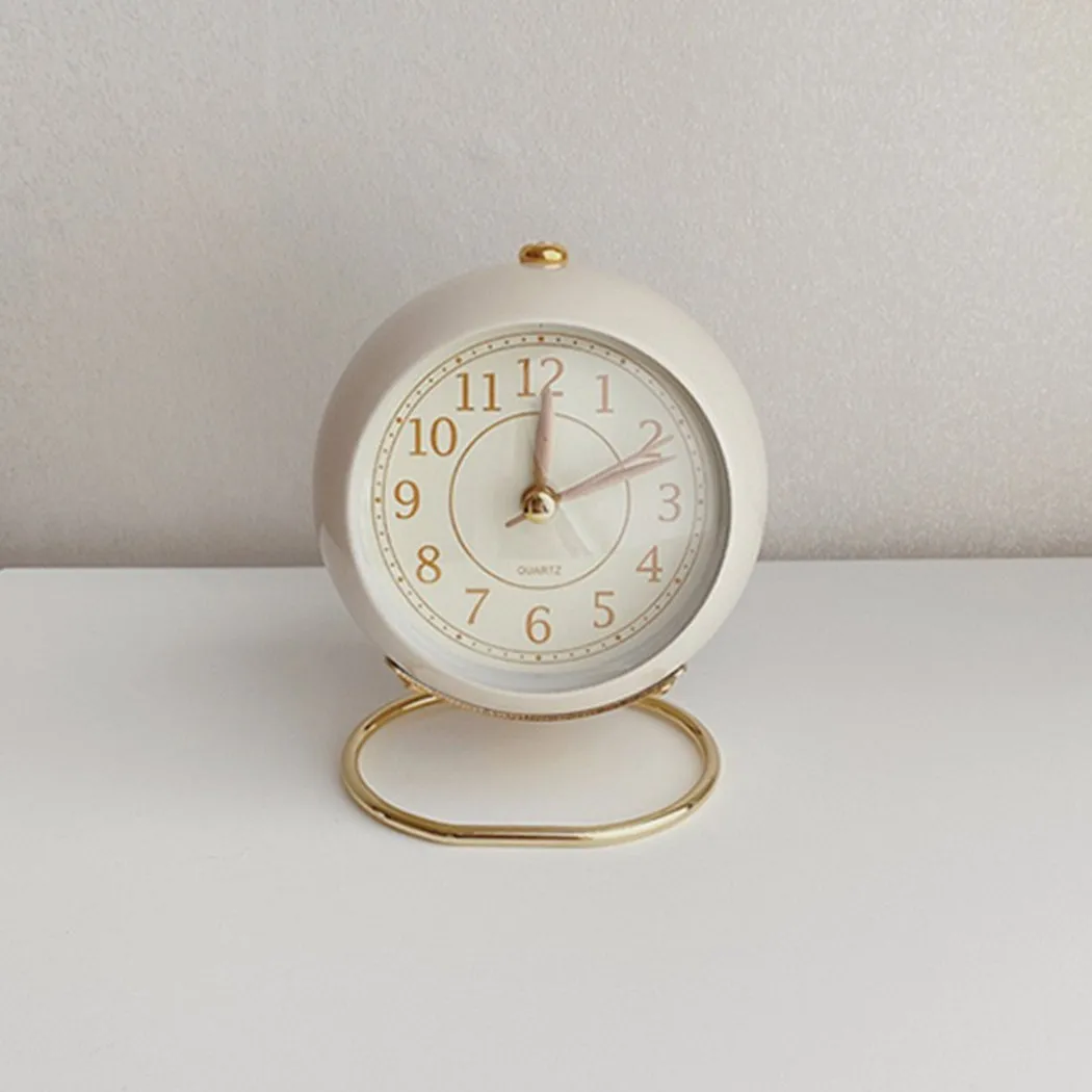 

9*6.3*10.5cm Retro Alarm Clock Student Bedside Table Clock With Night Light Classic Silent Desktop Clock Home Decor