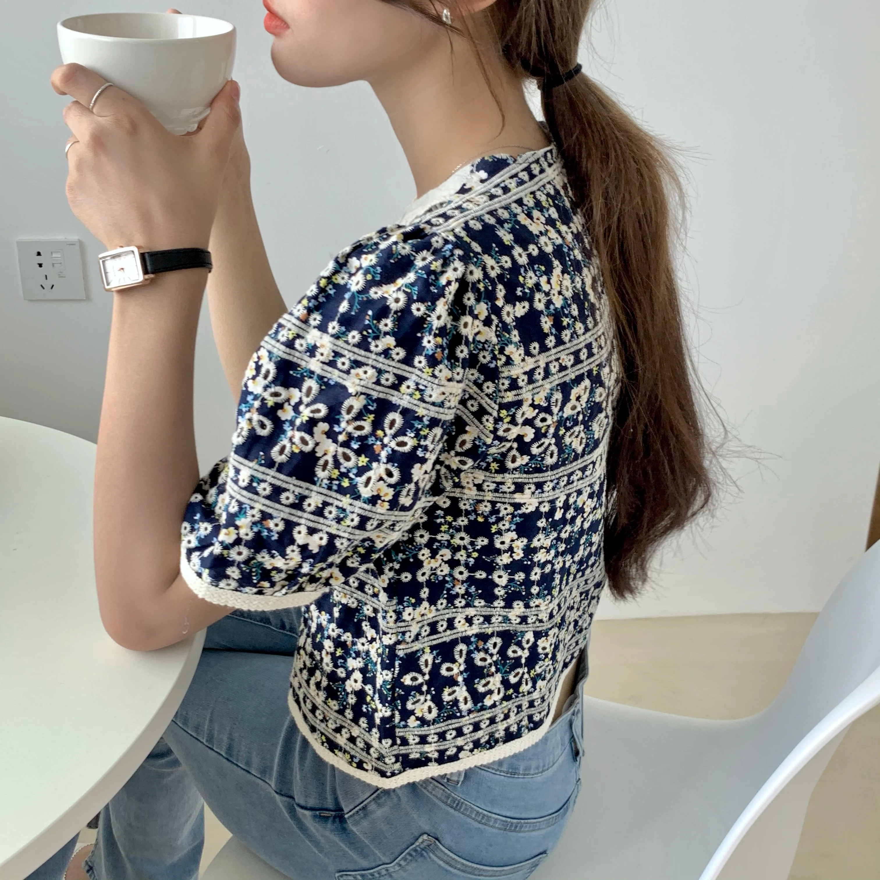 

Korejpaa Women Shirt 2021 Summer Korea Chic Retro Doll Collar Embroidery Crochet Design Single-Breasted Loose Puff Sleeve Blouse