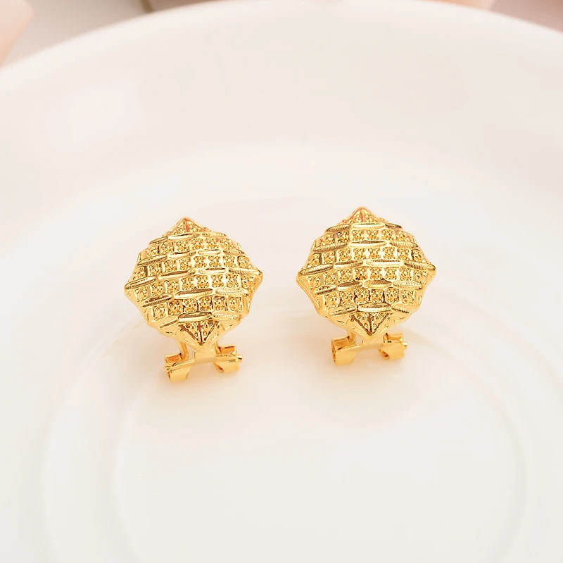 

Retro Minimalist Gold Color Earrings For Women New Fashion Ear Cuff Piercing Dangle Earring Gift