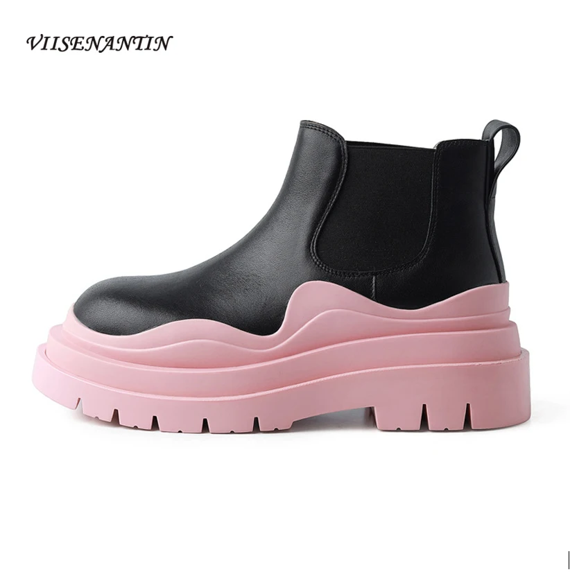 

Ботинки-мартинсы на толстой подошве, с круглым носком