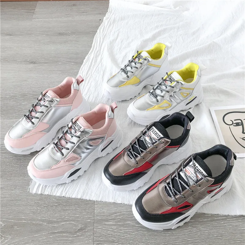 Женские Дышащие Беговые кроссовки большой размер 36-42 толстая подошва белые на