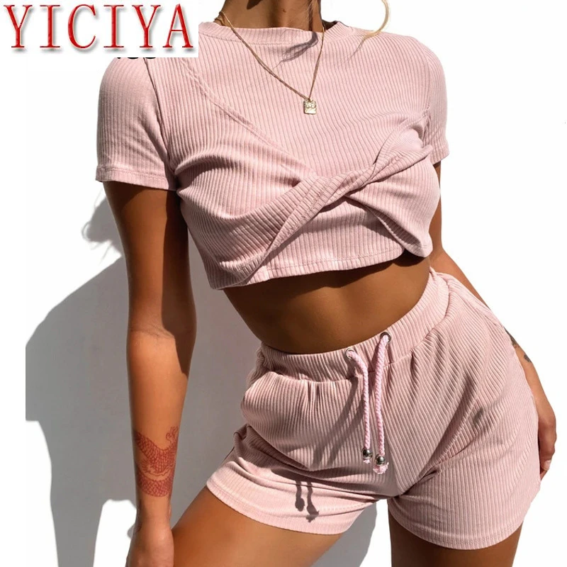 Женский трикотажный комплект из 2 предметов розовый свитер на бретельках и