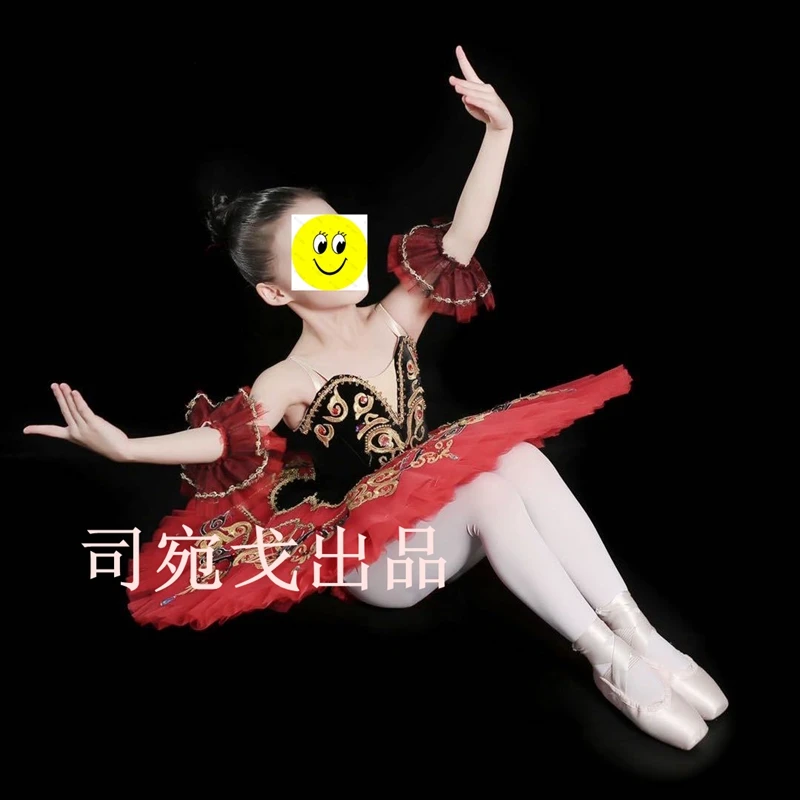 Чёрно-красные костюмы для женщин балета Don Quixote Paquita с профессиональными пачкинами на сценическом платтере BT9292.